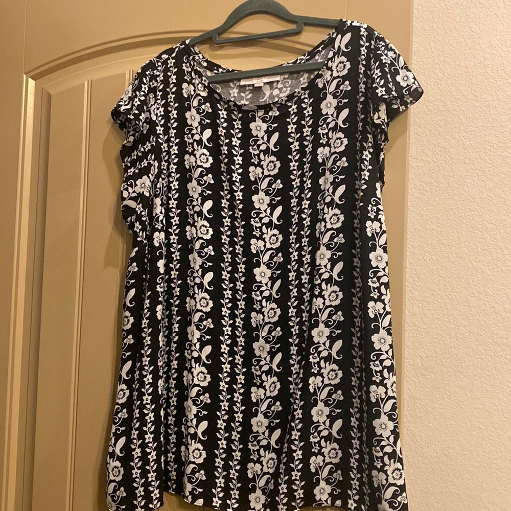 LOFT 22 flutter sleeve mixed media top